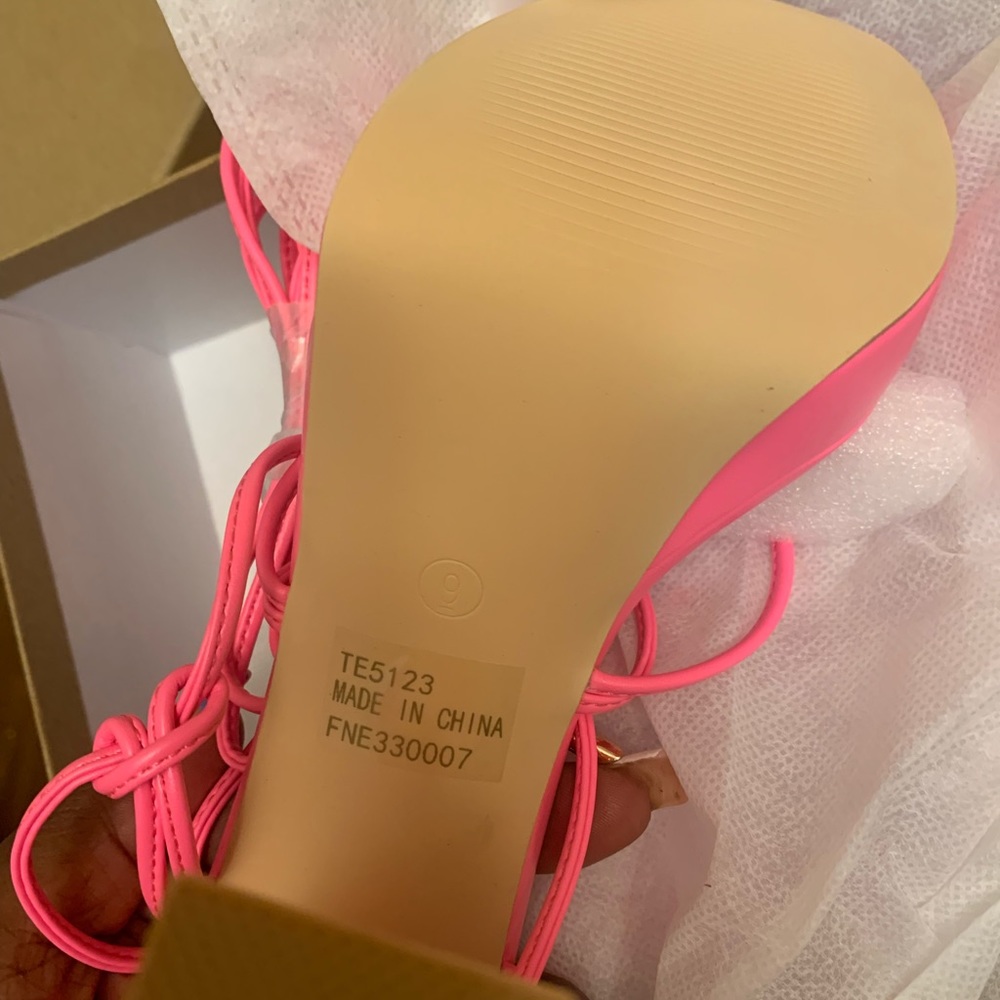 Pink platform Sandals - Picture 4 of 5